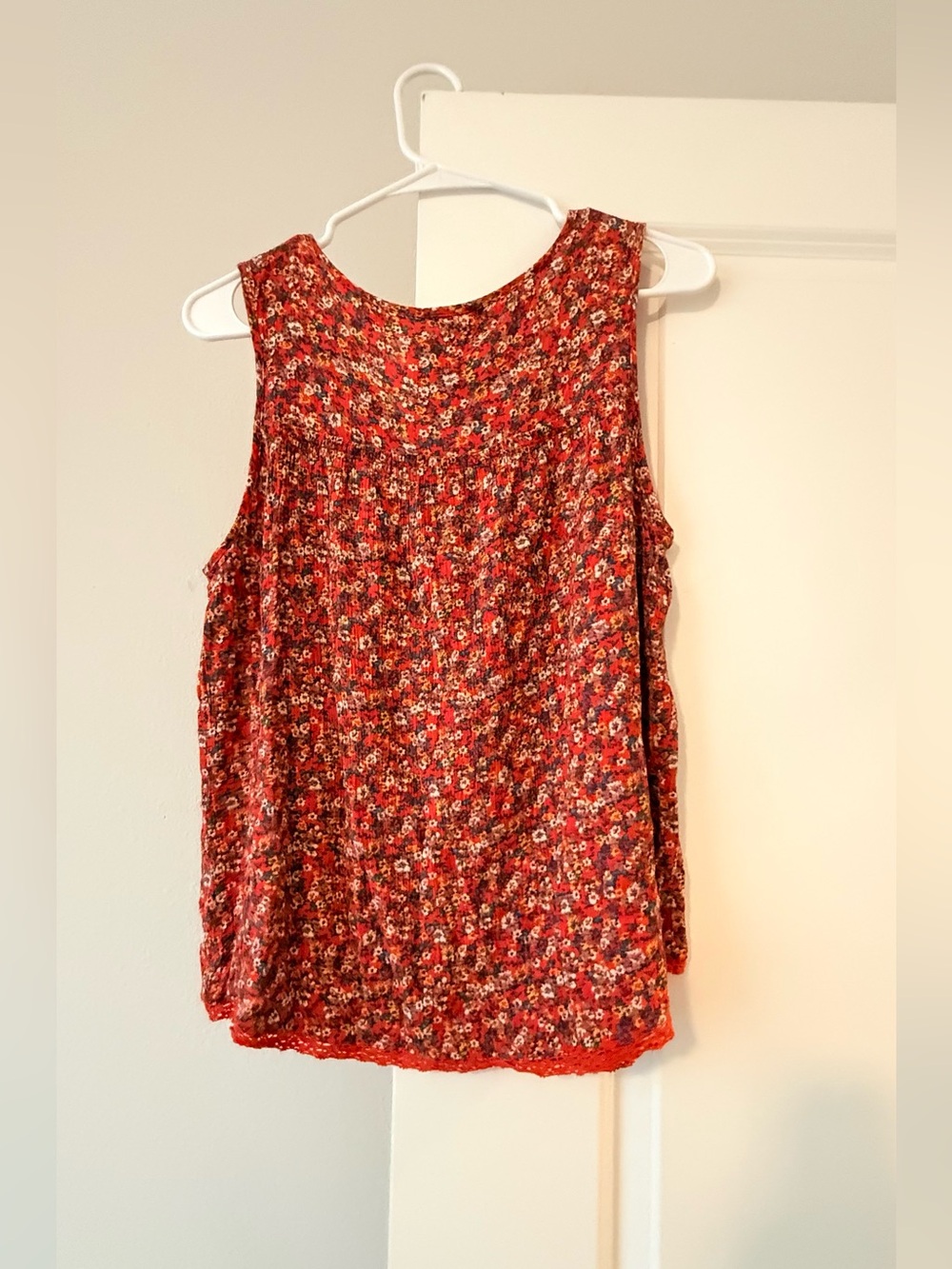 Red Floral Lace-Trim Sleeveless Camisole - Picture 7 of 8